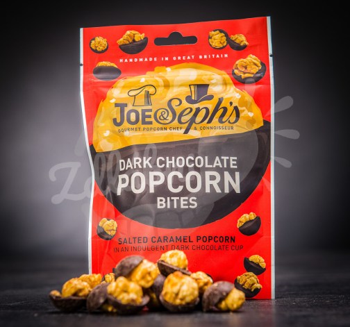 Luxusní karamelový popcorn Joe & Seph's obalený v hořké čokoládě 63 g