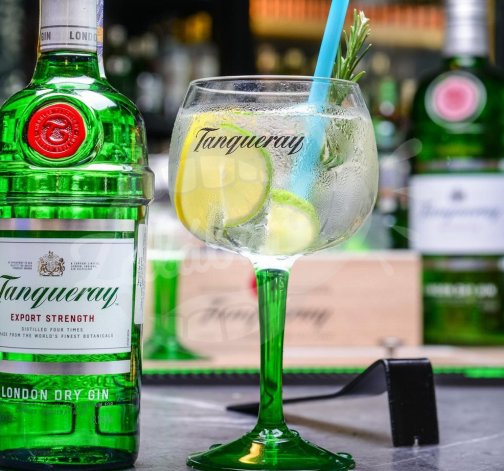 Originální sklenice na gin Tanqueray
