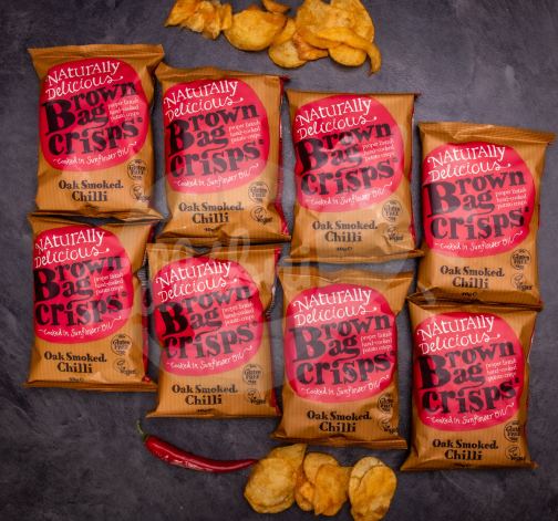 8× Křupavé, ručně vyráběné Brown Bag Crisps s příchutí uzeného chilli 40 g